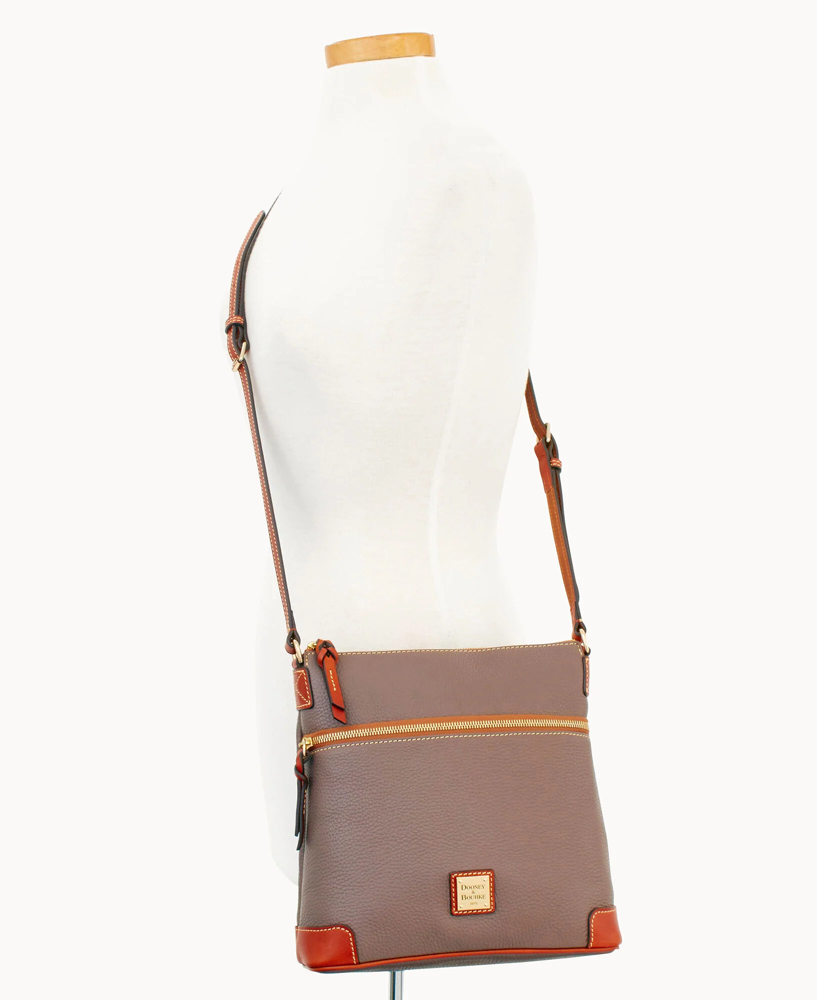 Pebble Grain Crossbody - Image 40