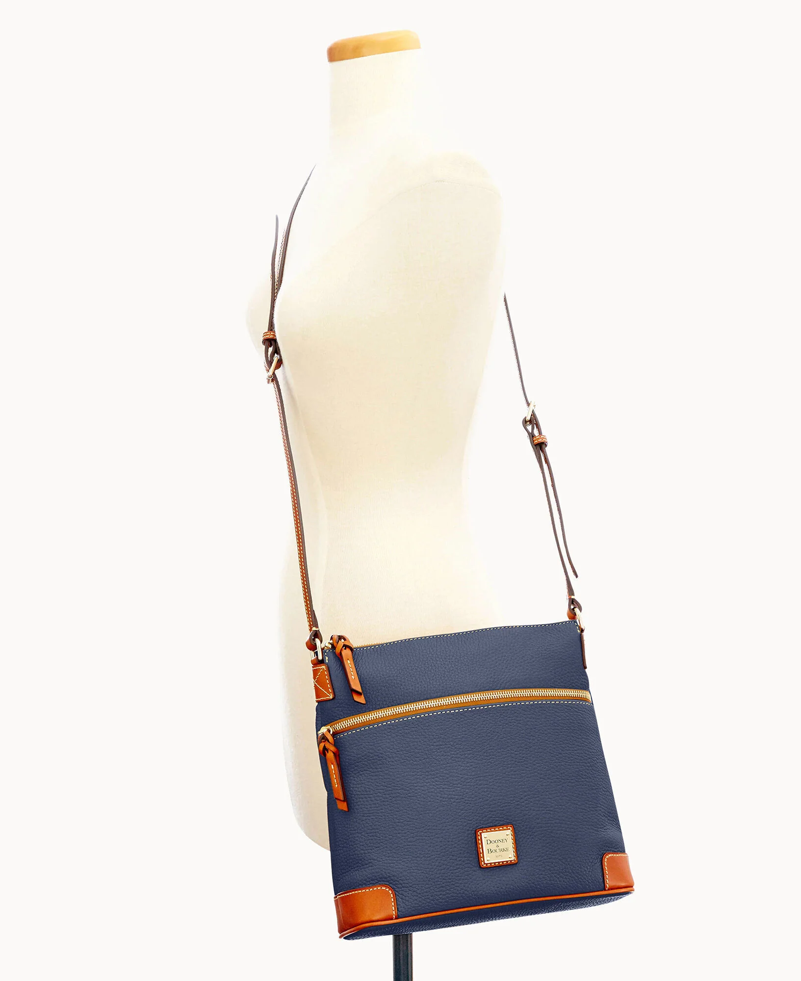 Pebble Grain Crossbody - Image 89