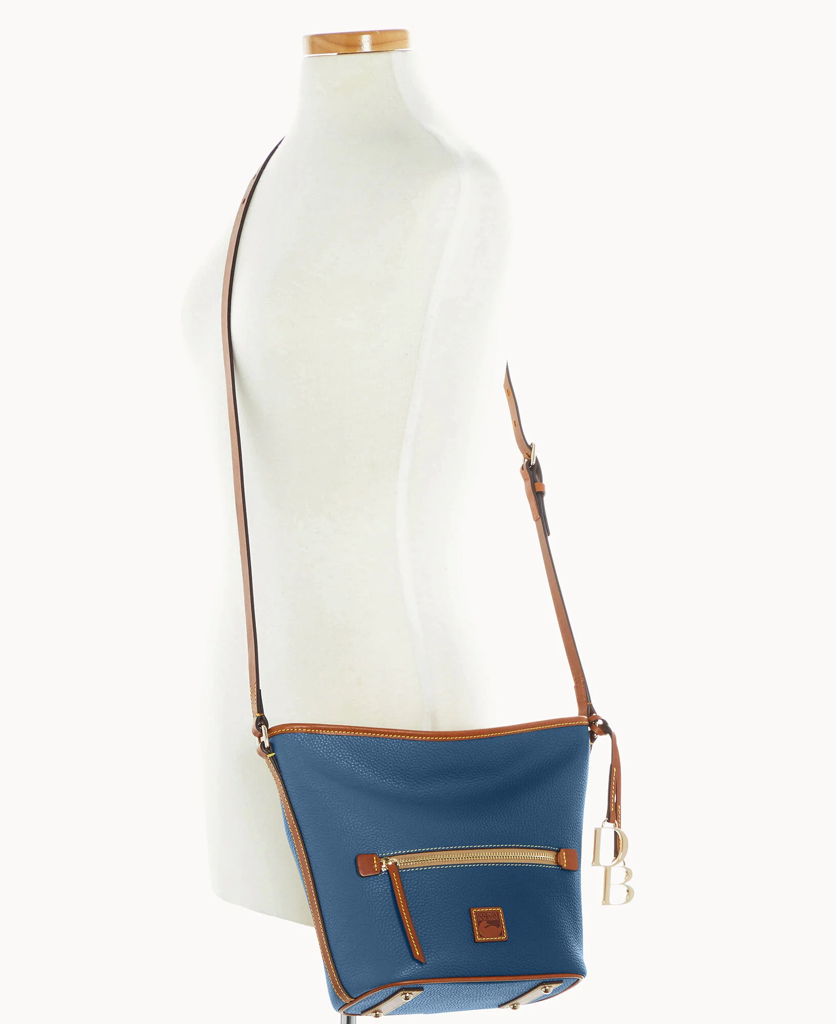 Pebble Grain Zip Sac - Image 12