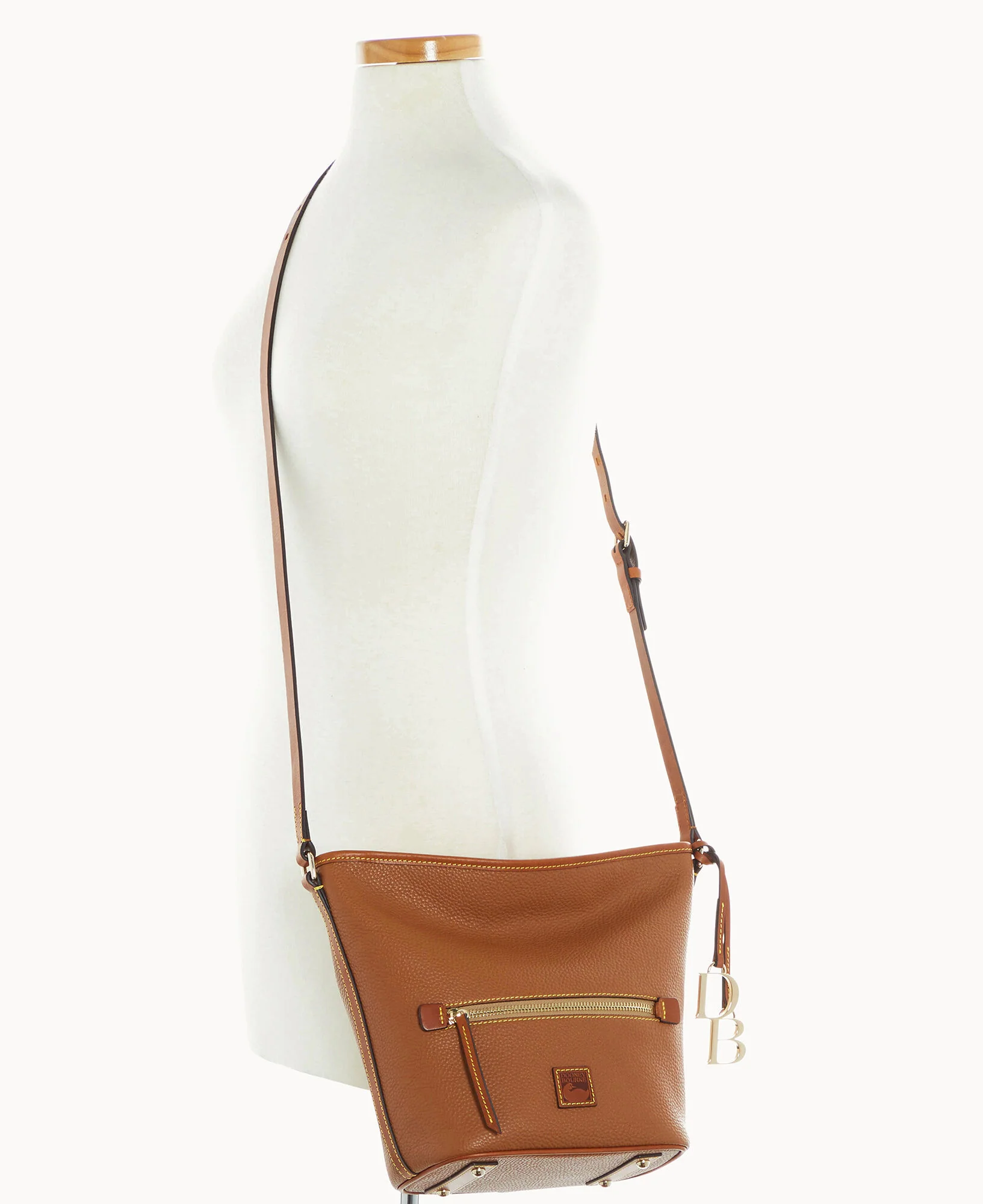 Pebble Grain Zip Sac - Image 32