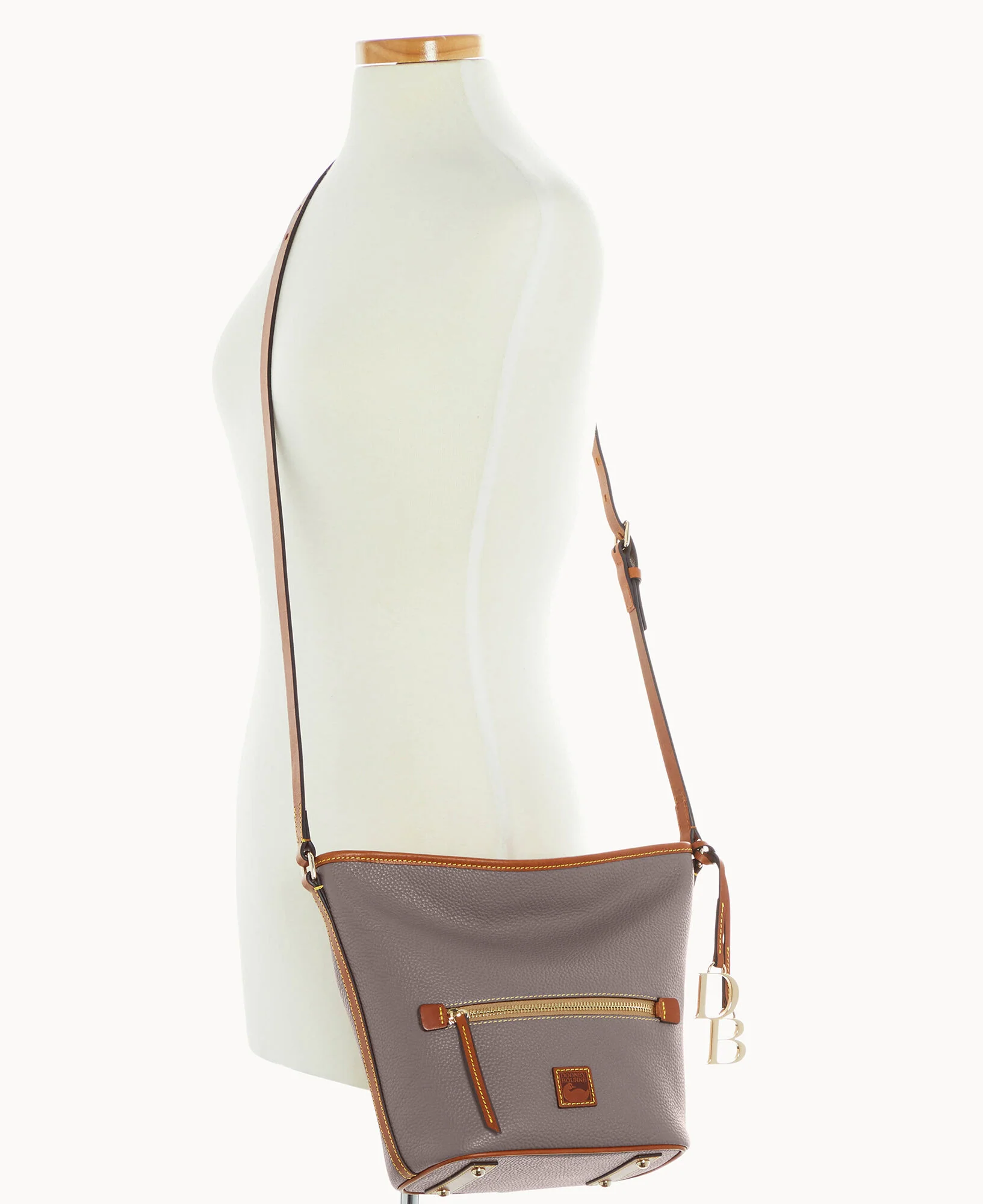 Pebble Grain Zip Sac - Image 48