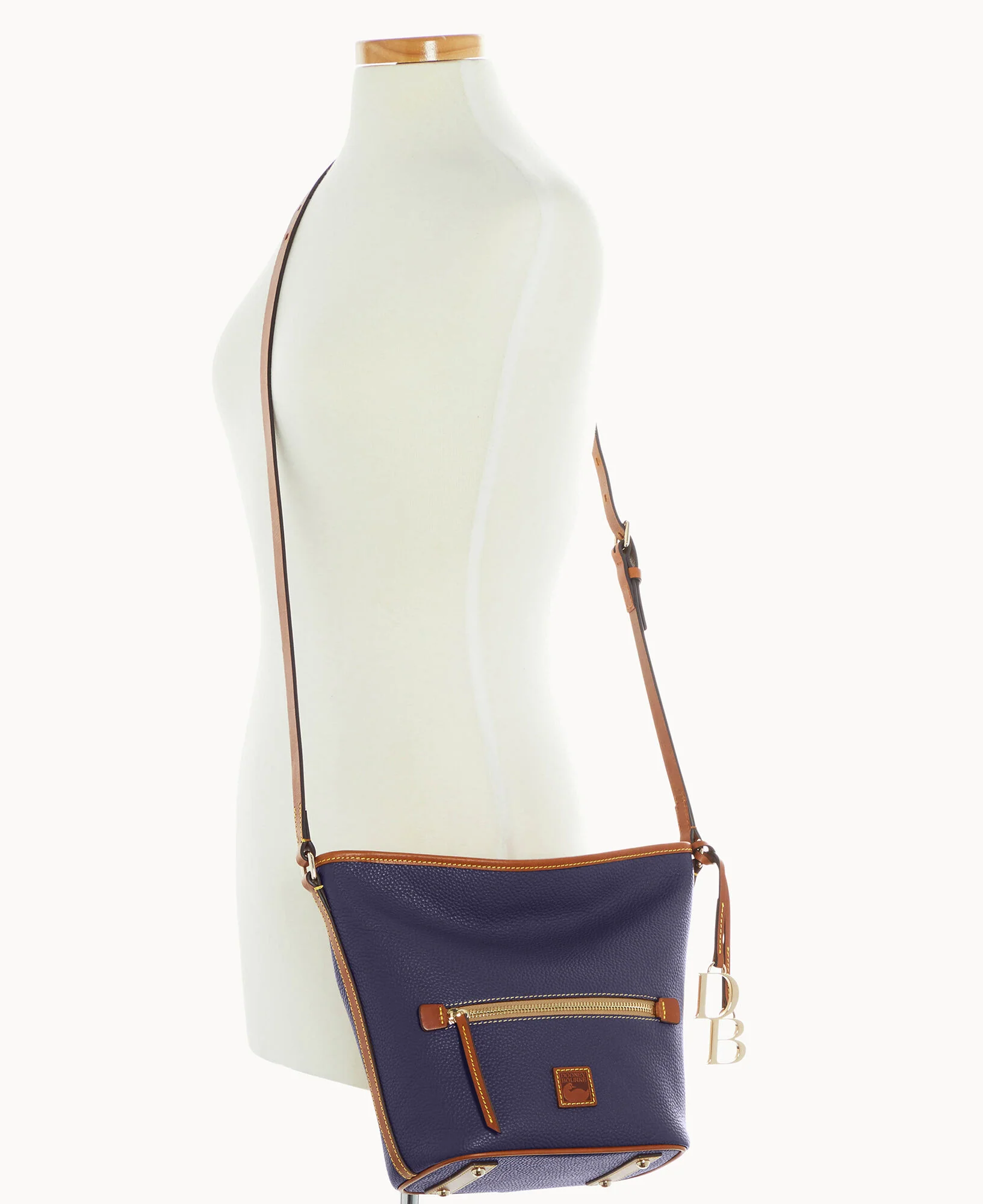 Pebble Grain Zip Sac - Image 60