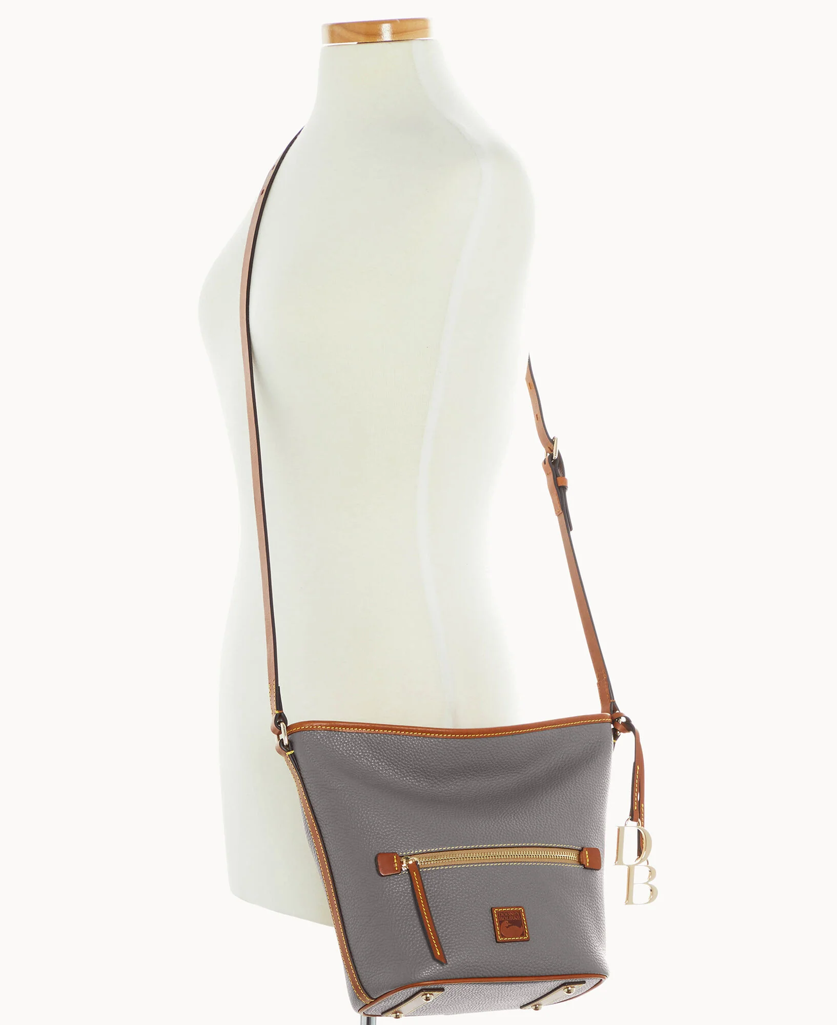 Pebble Grain Zip Sac - Image 72