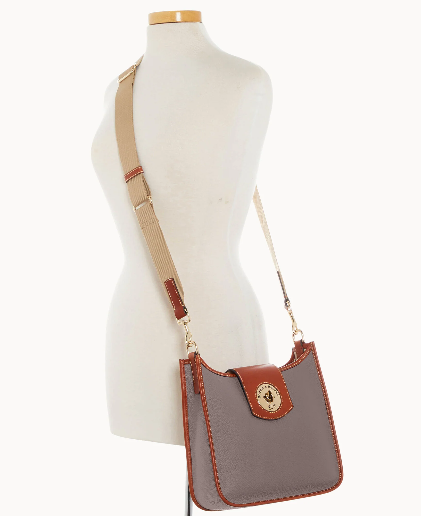 Pebble Turnlock Messenger 28 - Image 40