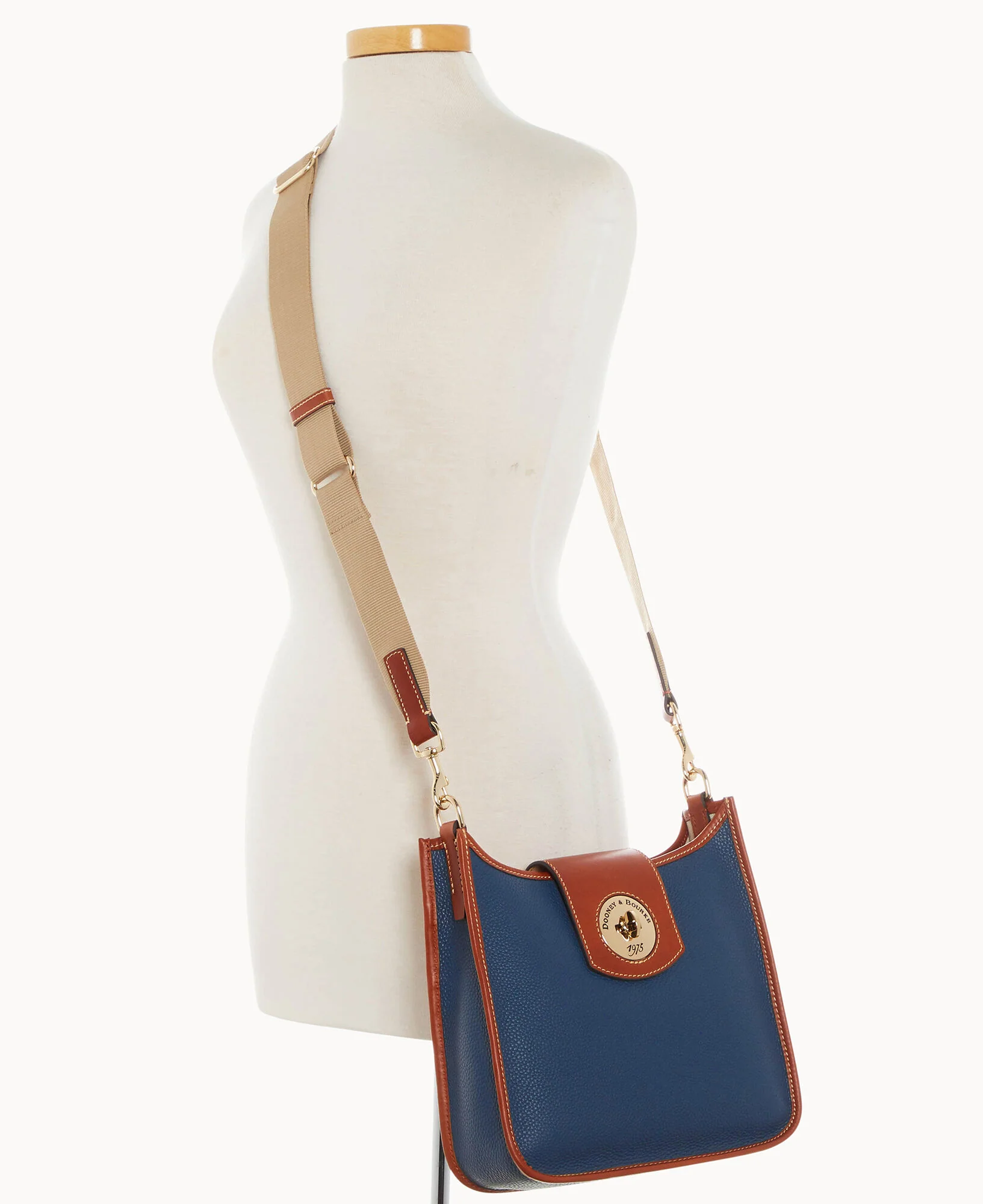 Pebble Turnlock Messenger 28 - Image 45