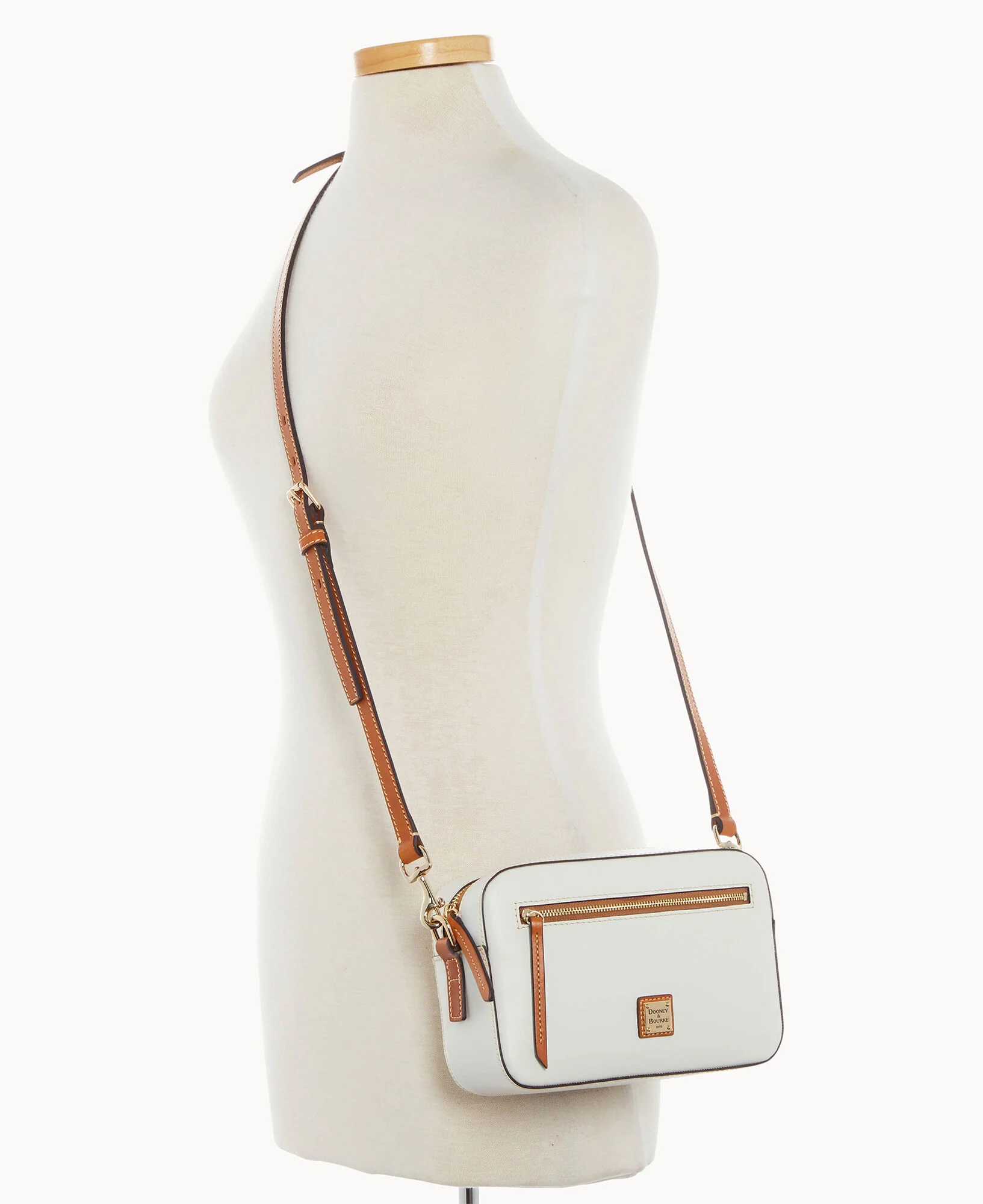 Wexford Leather Camera Zip Crossbody - Image 4